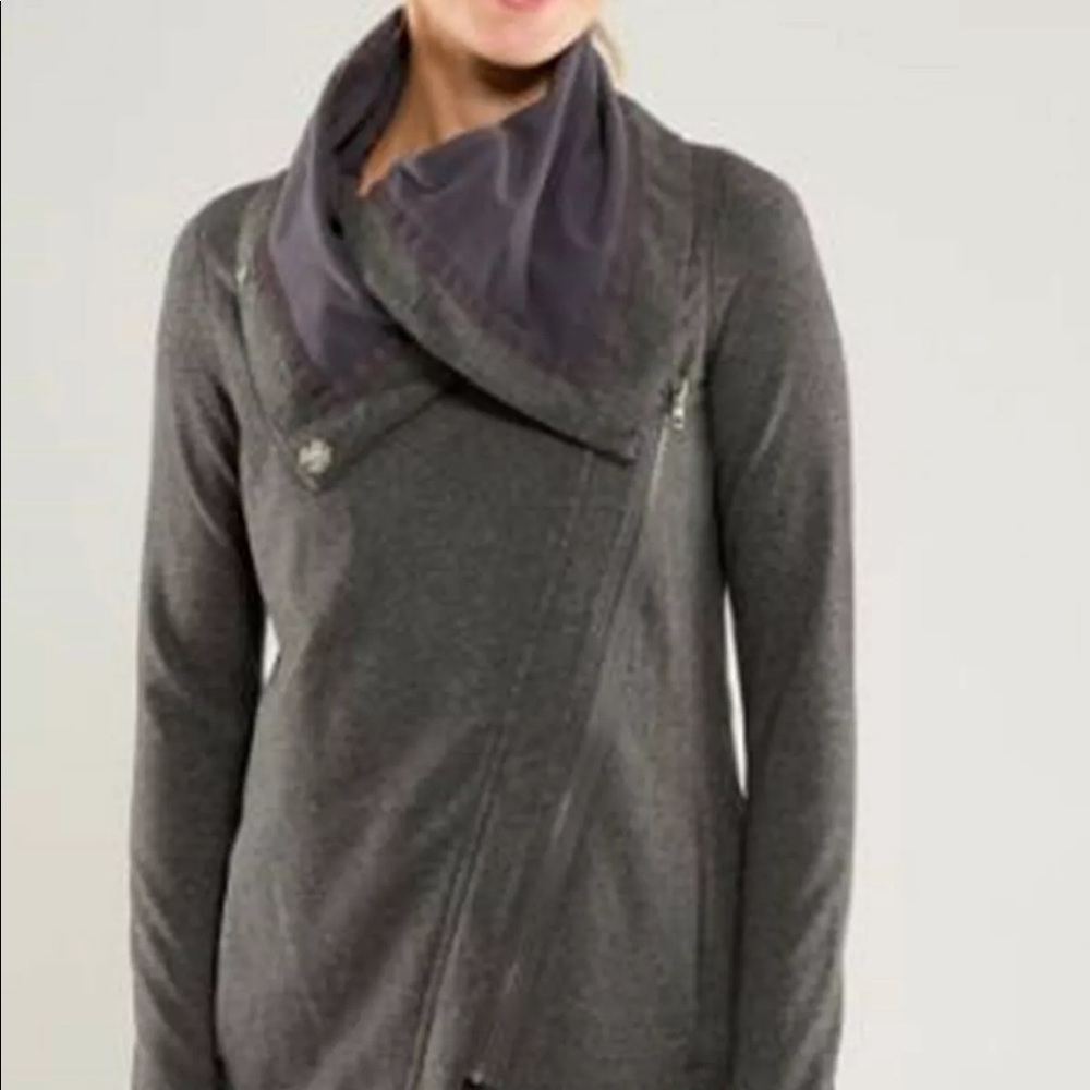Lululemon Method Wrap Size 6 Gray - image 2